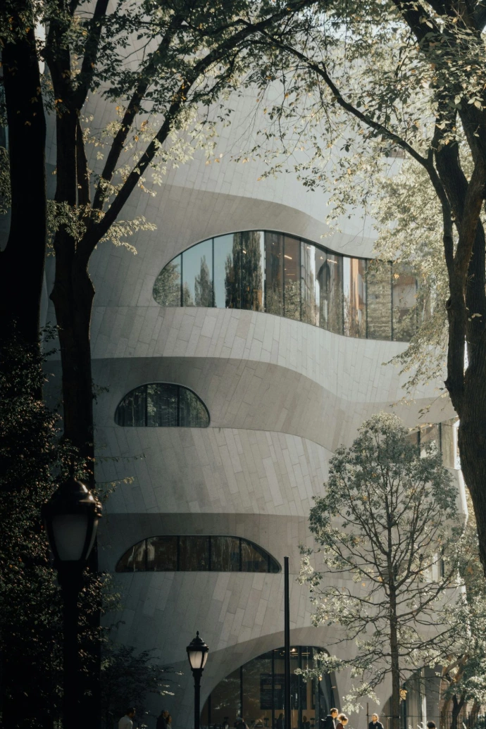 a building that has a lot of windows on it